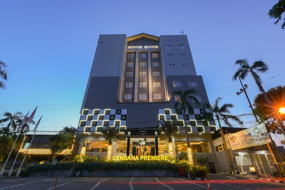 Royal Regantris Cendana Formerly Royal Singosari Hotel Surabaya