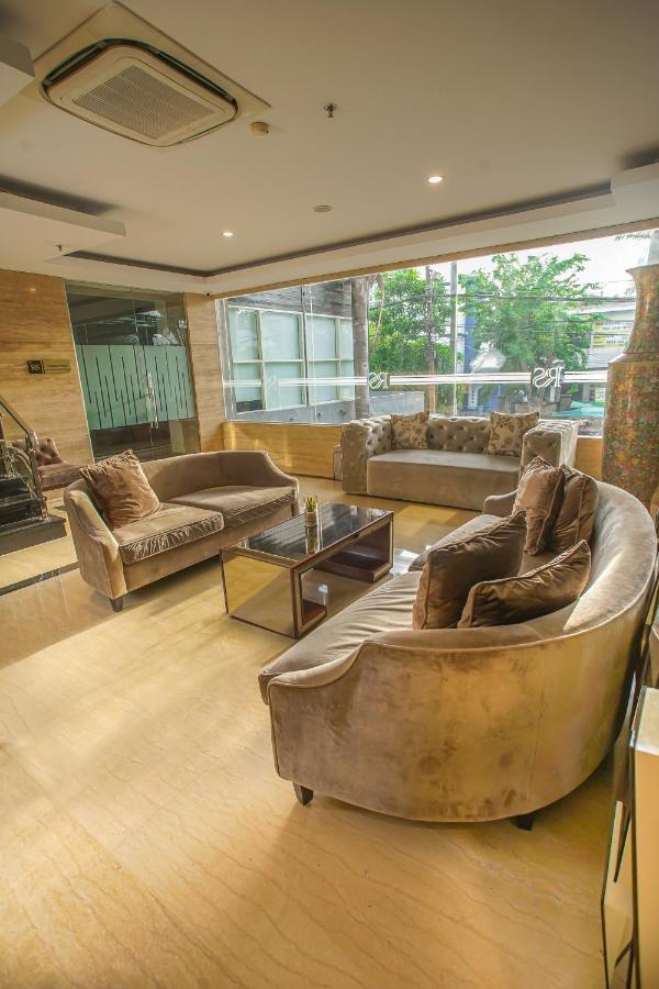 Hotel Royal Regantris Cendana Surabaya