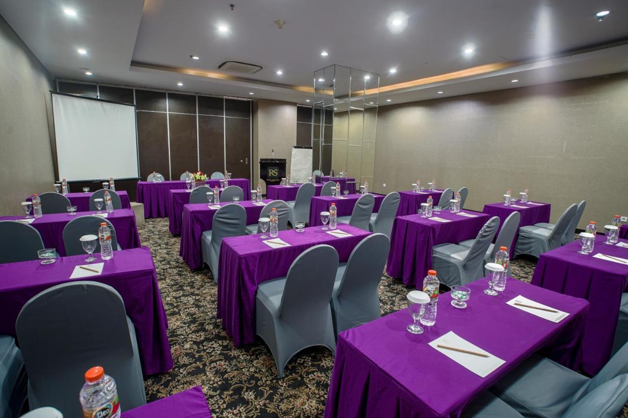Royal Regantris Cendana Formerly Royal Singosari Hotel 3*