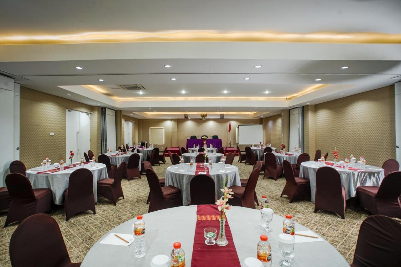 Royal Regantris Cendana Formerly Royal Singosari Hotel 3*