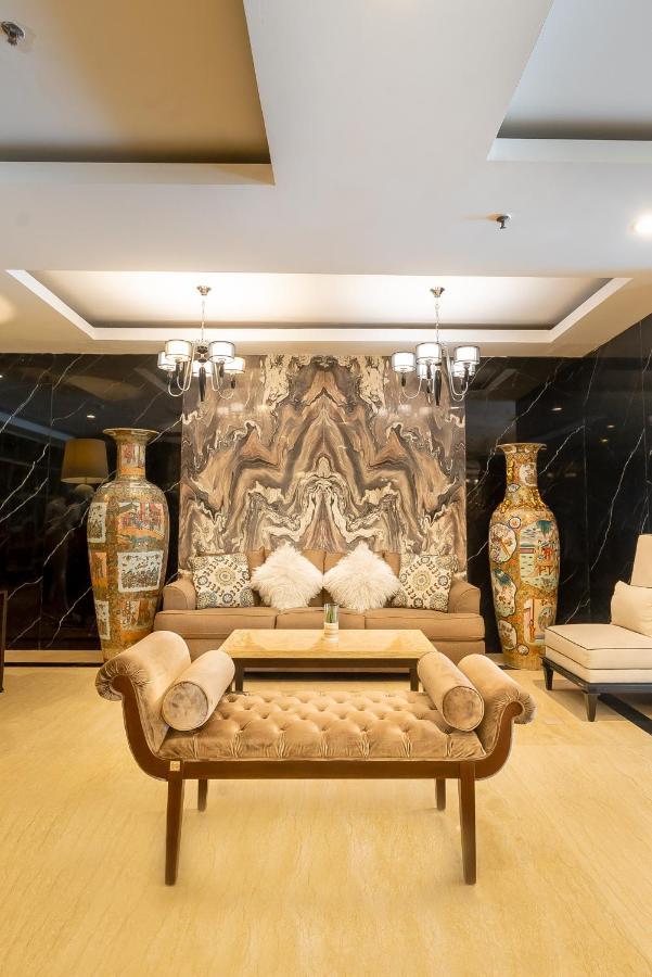 Royal Regantris Cendana