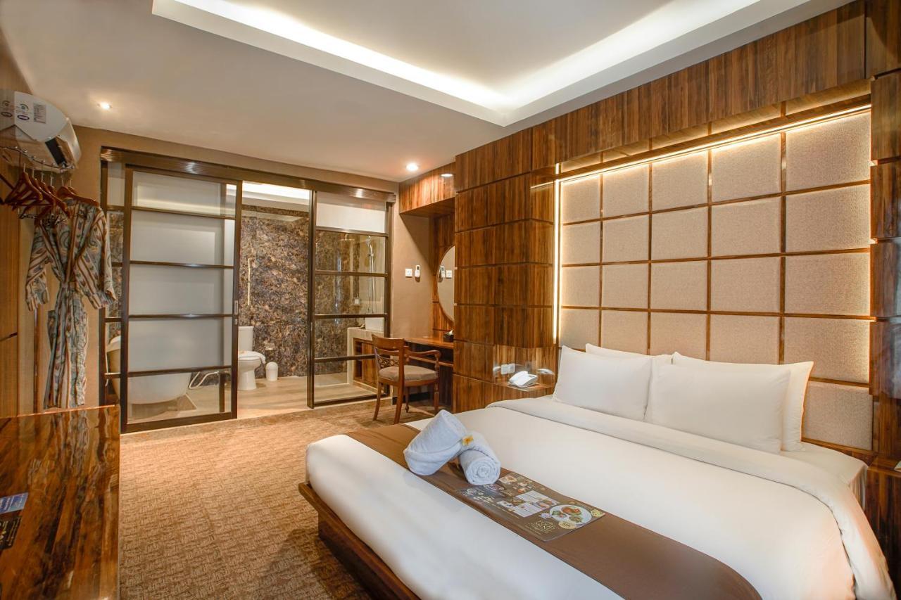 Royal Regantris Cendana Hotel 3*